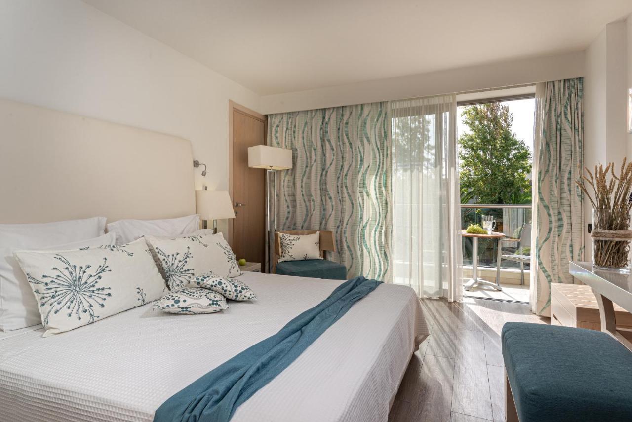 Minos Mare Royal Hotell Platanes  Exteriör bild